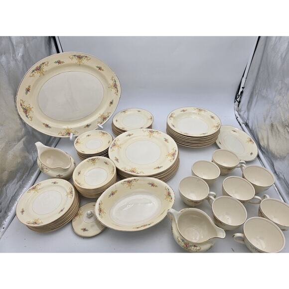 Vintage 62- Piece Homer Laughlin Eggshell Nautilus Flowered China Set USA